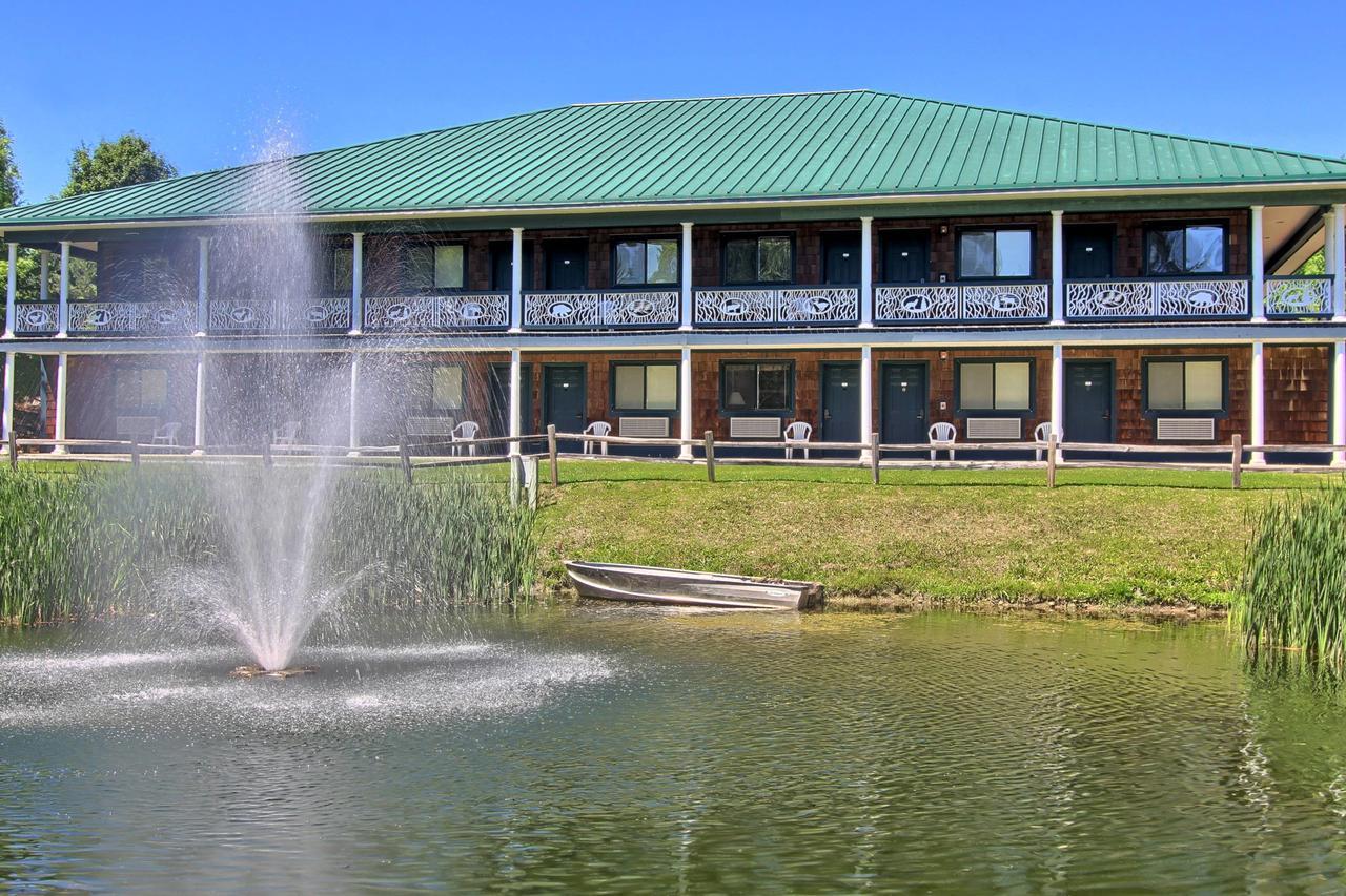 The Legend Cottage Inn Bellaire Exterior photo